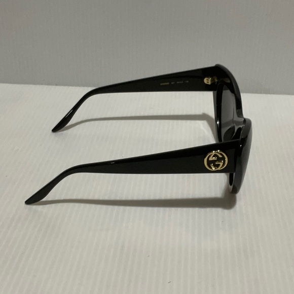 Woman’s Gucci sunglasses GG0895S cat eye black frame made in Italy - Picture 2 of 8